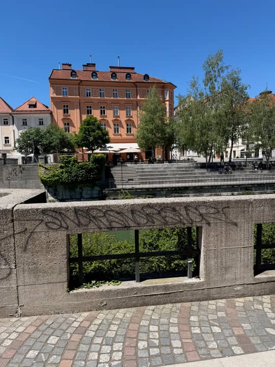 Gallusovo nabrežje 25