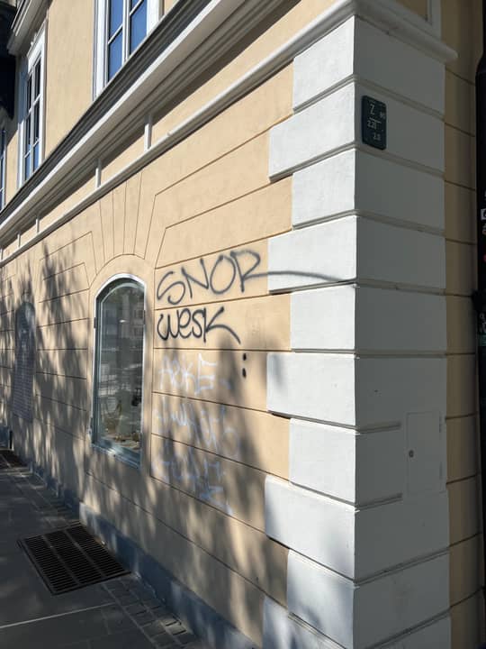 Hribarjevo nabrežje 3