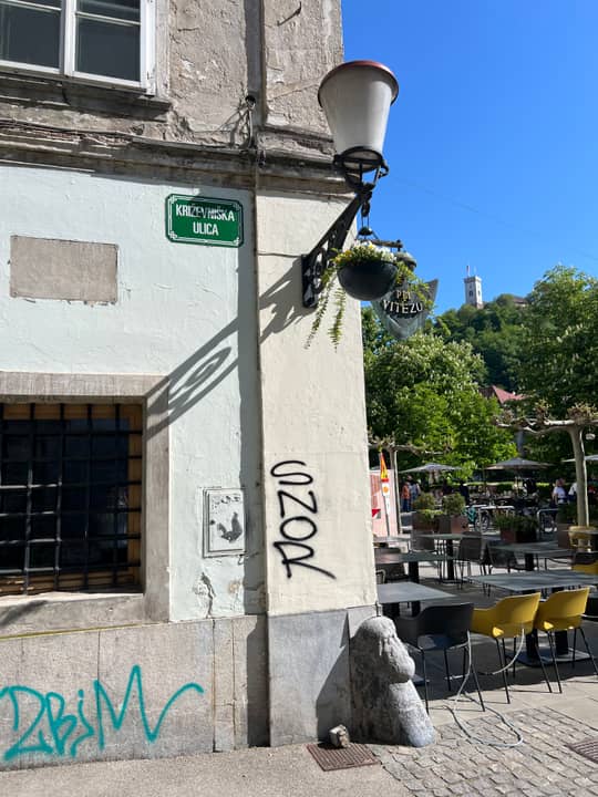 Križevniška ulica 12