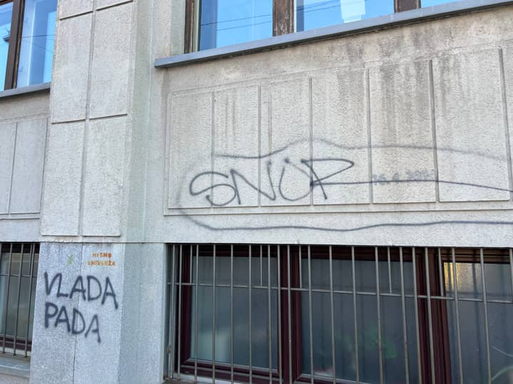 Snežniška ulica 1