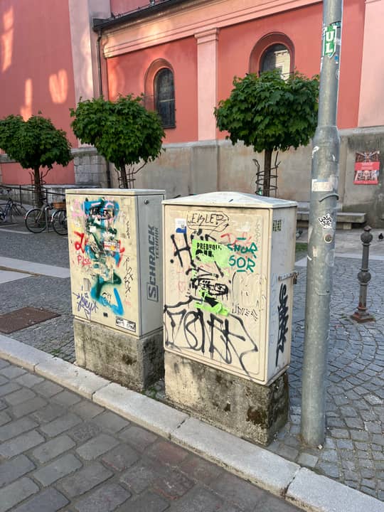 Miklošičeva cesta 2