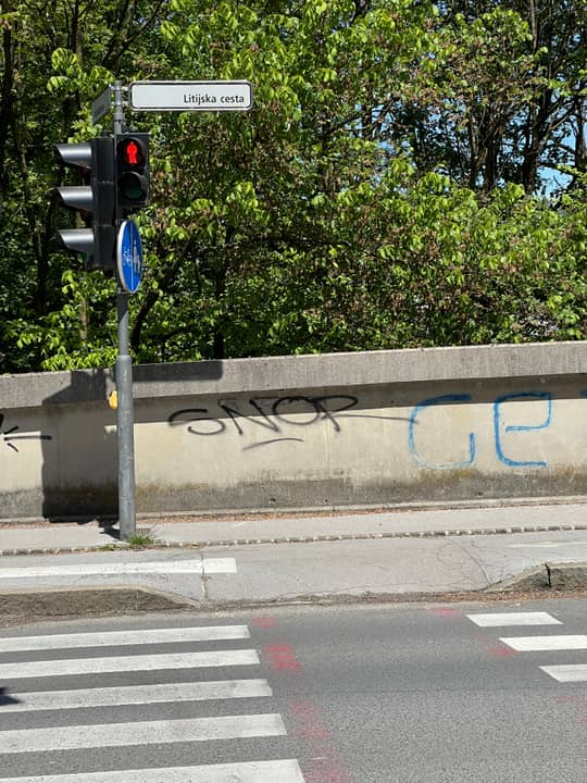Hradeckega cesta